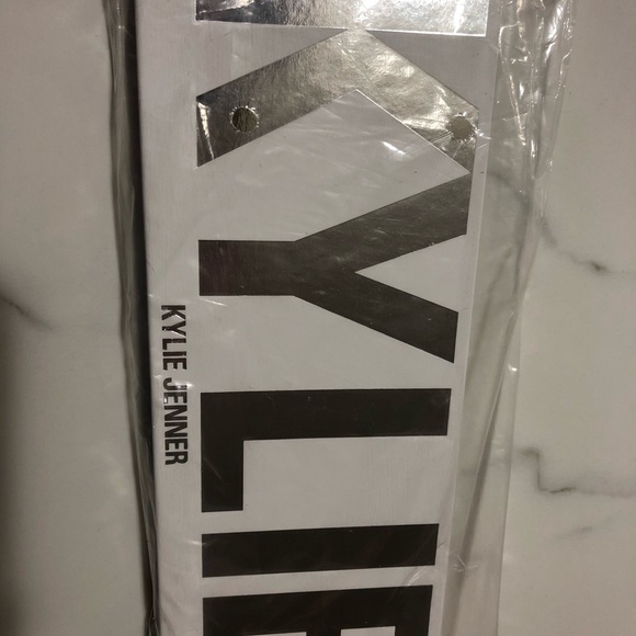 Kylie Empty 12 Eyeshadow Single Palette - Picture 3 of 3